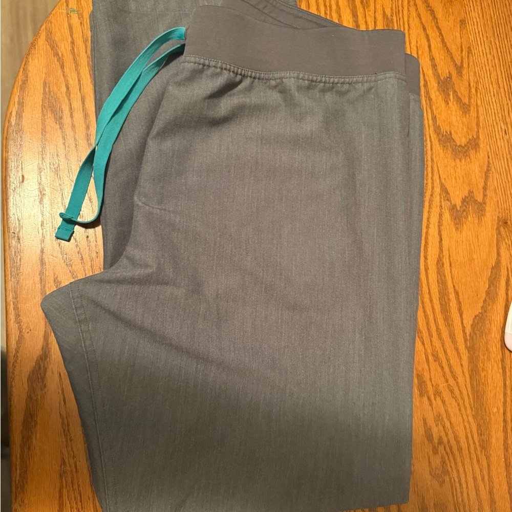 Figs women’s Charcoal Joggers with Teal Drawstring